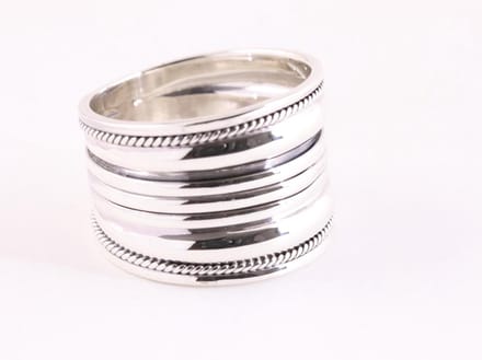 Brede hoogglans zilveren ring met ribbels - maat 21