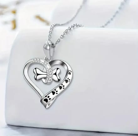 Elegante Hartvormige Hondenliefhebbers Halsketting – Met Pootafdruk & Bot Design