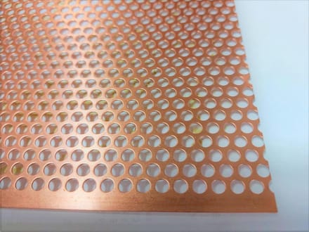 Perforatie Plaat - Koper Metaal - Hobby Projecten - Op Maat Gesneden - 300 x 700 mm - Koperkleurig