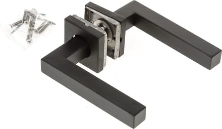 Zwarte Deurklink Formani op vierkant rozet - Mat zwart Basics BSQ1-G Geveerd