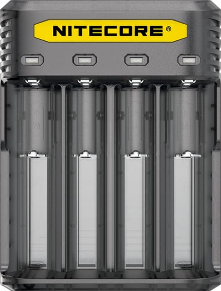 Nitecore Q4 Snellader Zwart