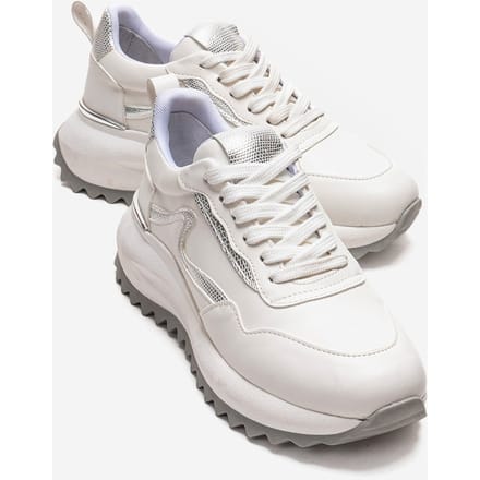 Whisper Casual Sneaker