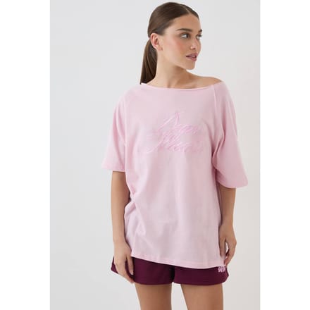 Dames Dsgn Studio Contrast Script Off-shoulder T-shirt | Pink | Maat: Medium