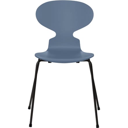 Fritz Hansen Ant Stoel - gelakt - dusk blue - zwart