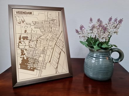Decoratief Beeld - Houten Van Veendam - Hout - Bekroned - Bruin - 21 X 30 Cm