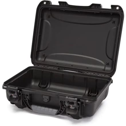 Nanuk 923 Case w/padded divider (TSA Latches) - Black