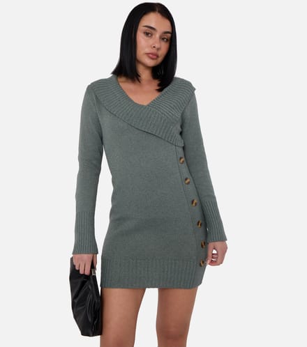 Saliegroene wikkeljurk met knoopdetails