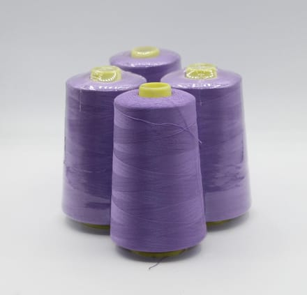 Polyester Overlockgaren – 4 Cones × 4500 m – Totaal 18.000 m – Paars 195