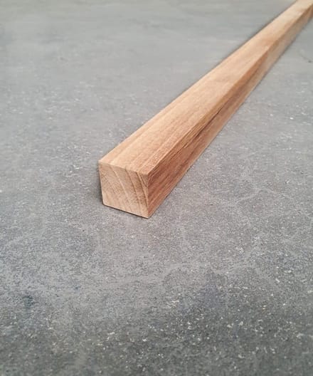 Teak houten stok, wiggezaagd, FSC-gecertificeerd, 30 mm dik, 30 mm breed, 80 cm lang