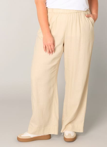 BASE LEVEL CURVY Yula Pants - Light Beige - maat 0(46)