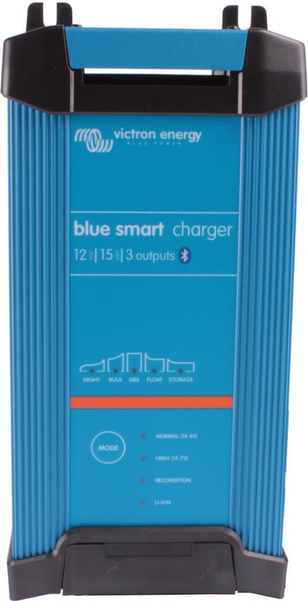 Victron Blue Smart IP22 Charger 12/15(3) 230V