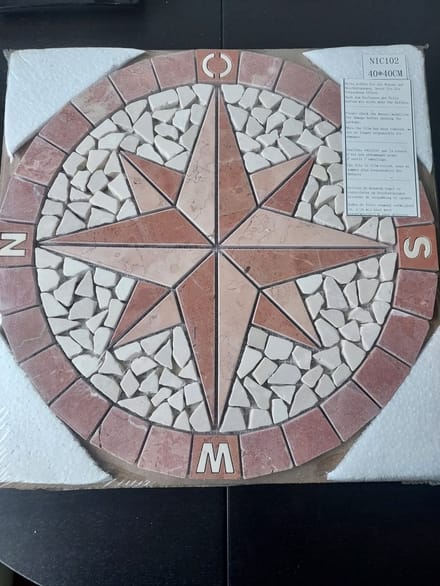 Mozaiek tegel 102 - windroos - rond 40cm - marmer - rood creme beige