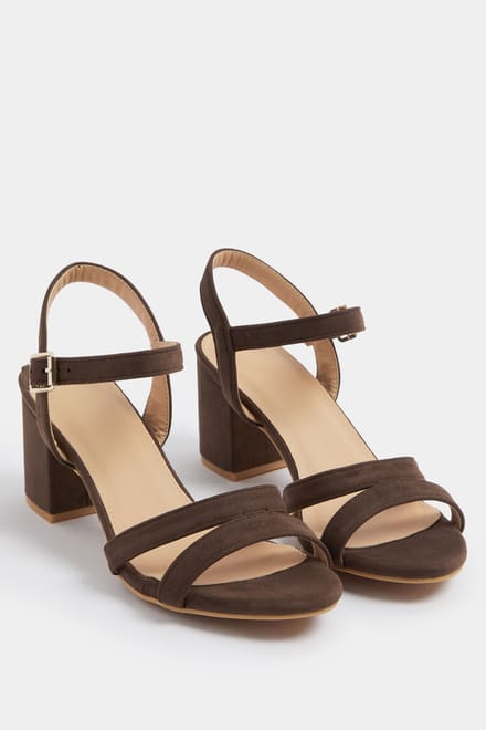Yours Bruine Sandalen Van Imitatiesuède Met Middelhoge Blokhakken In Brede Epasvorm En Extra Brede Eeepasvormsize 42E