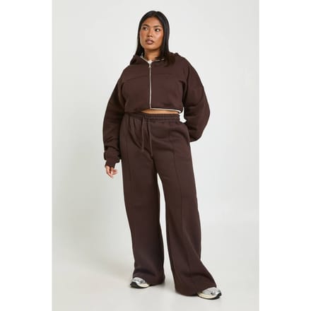 boohoo Dames Plus Core Basic Pintuck Detail Diepe Tailleband Jogger met wijde pijpen | Chocoladebruin | Maat: 44