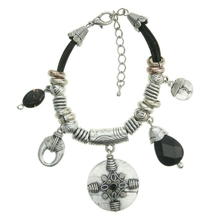 Behave - leren armband met hangers - bohemian trend casuallook