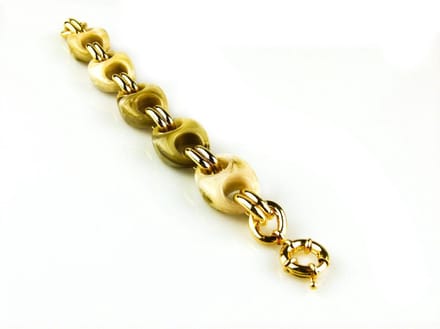 model St - Tropez armband goudkleurig met beige resin