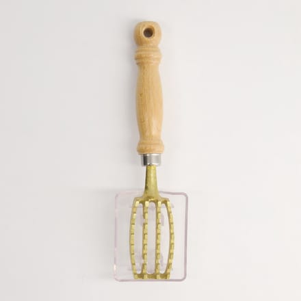 Tokyo Design Studio - Visschubber - Messing - Met Schubbeschermer - 19,5 cm