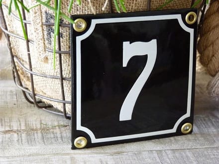 Emaille huisnummer 10x10 zwart/wit nr. 7