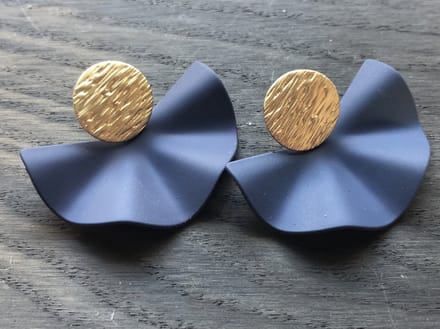 Vibe - TORA - oorbellen - goud - blauw