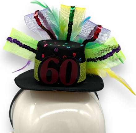 Leuke Haarband Met Hoedje 60 Jaar Oud.