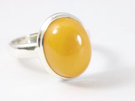 Ovale zilveren ring met gele amber - maat 19