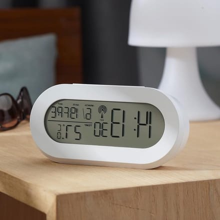 Digitale Wekker - Radiogestuurde Klok - Tijd Bijhouden - Automatische Tijdinstelling - Compact Formaat - Wit