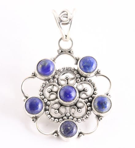 Opengewerkte zilveren hanger met lapis lazuli