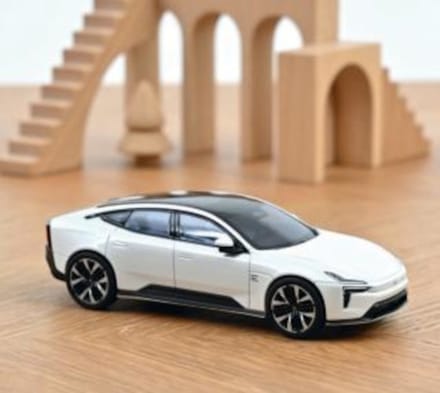 Volvo Polestar 5 2025 Snow Wit Modelauto 1/43 Norev
