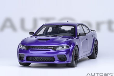 AUTOart 1/18 Dodge Charger Scat Pack Widebody, Plum Crazy