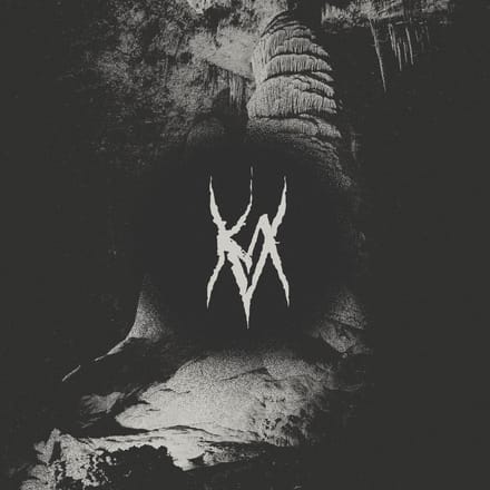 Kaverna - Un Monolito En Llamas Quiebra El Horizonte