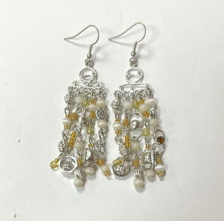 Oorbellen - Beige en bruine kralen - 7 Centimeter - Damesdingetjes