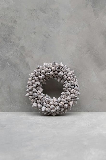 Couronne Krans Coco fruit wreath grey mist 40 cm - Krans coco fruit grijs - Landelijk sober robuust.