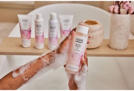 Therme Mindfull blossom bath foam 500 Milliliter