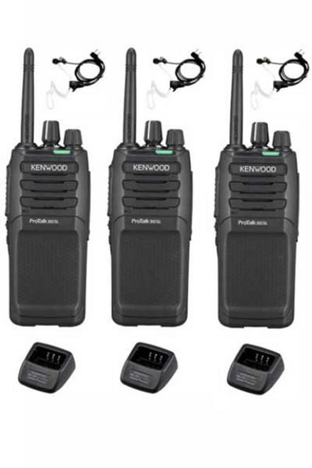 Set van 3 Kenwood TK-3701D met beveiliging oortje en tafellader