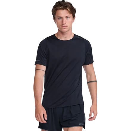 2xu Light Speed Tech T-shirt Met Korte Mouwen Zwart L Man