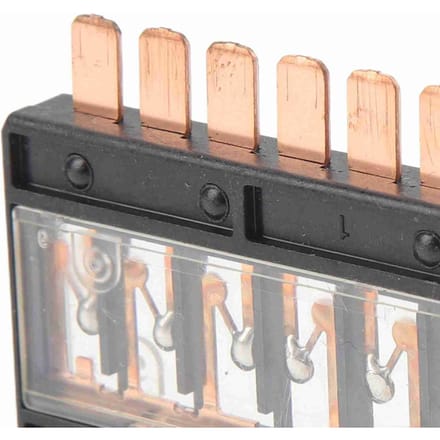 8 Circuits Multi Block Zekering 38233 TVA A01 Circuituitval Vermindering Hoge Conductiviteit Multi Block beige