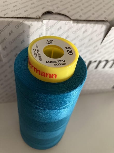 Gutermann Lockgaren kleur 483 Teal groenblauw 5000 meter