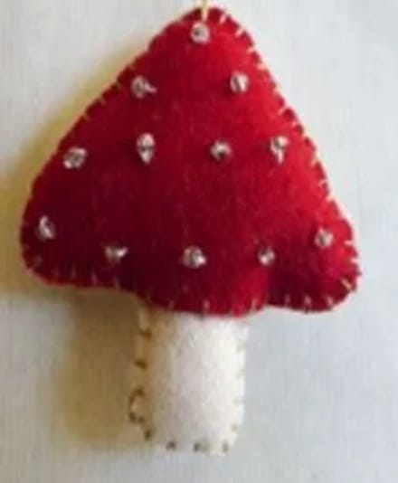 Paddestoel rood met witte stippen, vilt 6cm