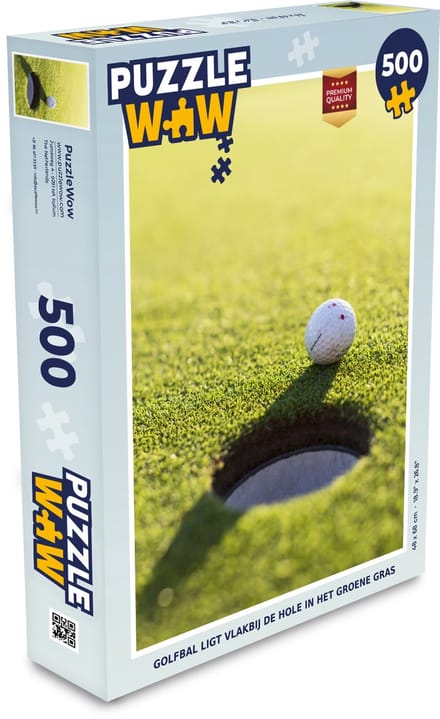 Puzzel Golfbal ligt vlakbij de hole in het groene gras - Legpuzzel - Puzzel 500 stukjes