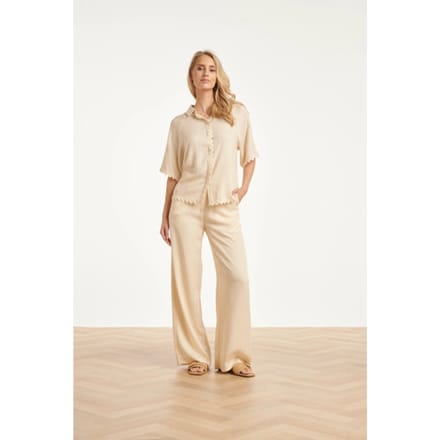 Smashed Lemon Dames blouse met golvende afwerking en korte mouwen |