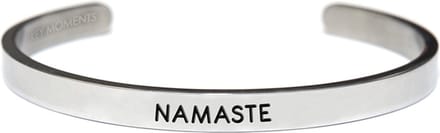 Key Moments 8KM-BM0006 Stalen open bangle met tekst - Namaste - One-size - Zilverkleurig