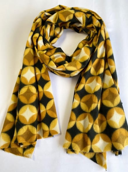 Wintersjaal zacht en vrolijk 80% viscose met 20% wol