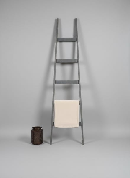Grijze 'old look' decoratieladder