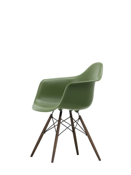 Vitra DAW Eames Plastic Armchair - forest RE - donkere esdoorn