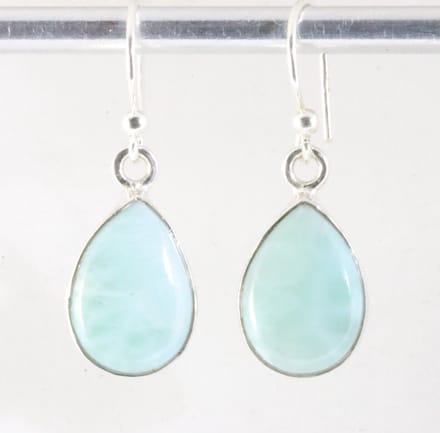 Druppelvormige zilveren oorbellen met larimar
