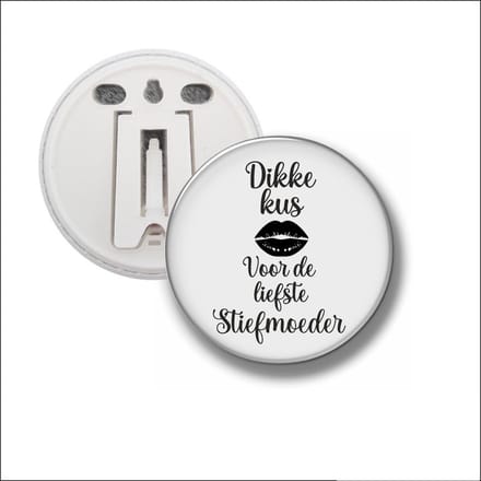 Button Met Clip 58 MM - Dikke Kus Voor De Liefste Stiefmoeder