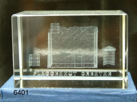 3D Laser Gravure Plaggenhut – 6 x 4 x 4 cm – Glasblok – Geschenkdoos – Decoratief