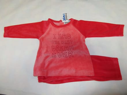 Wiplala - Jen & James - Pyjama rood  (rose) met tekst - 18 maand 86