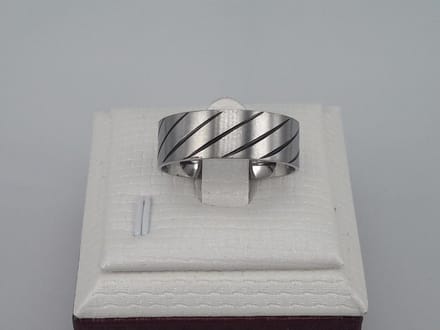 Edelstaal Ring Met Zwarte Strepen - Zilver - Maat 19