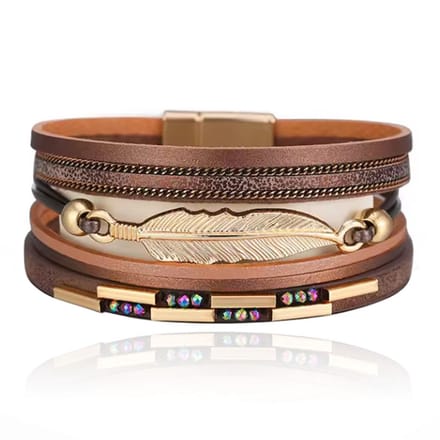 Deja Armband goudkleurig bruin met veer en strass